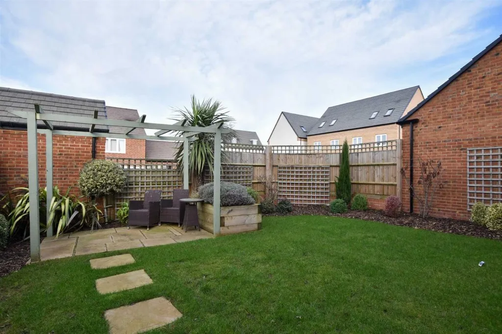 Irthlingborough Road North, Wellingborough, NN8, photo 20