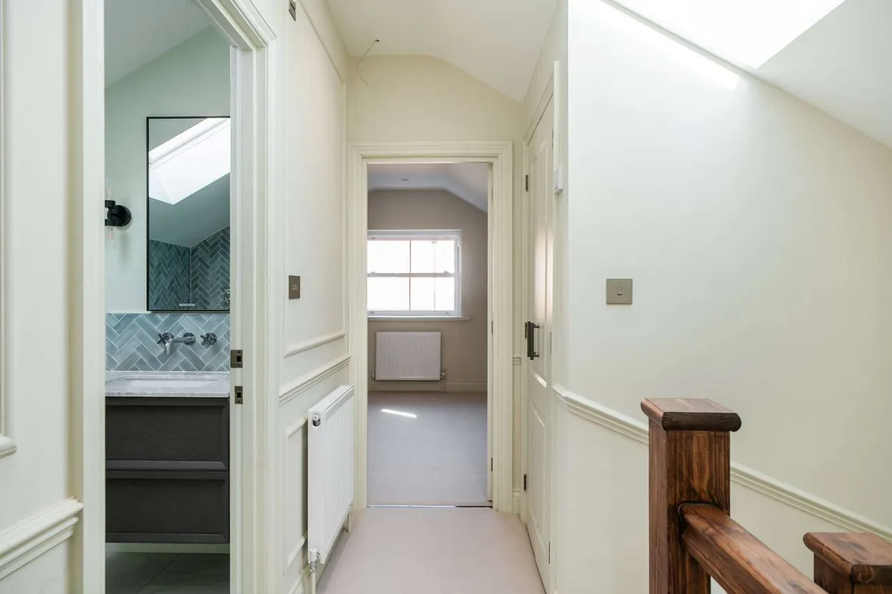 Platts Lane, London, NW3, photo 10