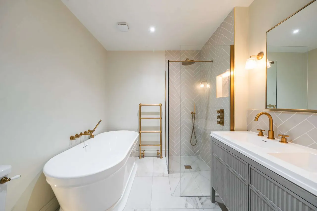 Platts Lane, London, NW3, photo 6