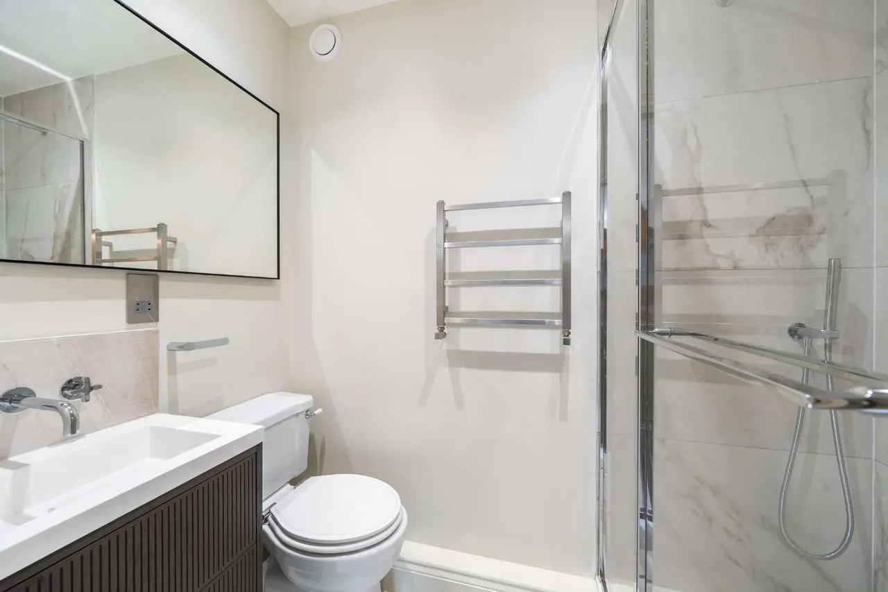 Platts Lane, London, NW3, photo 9