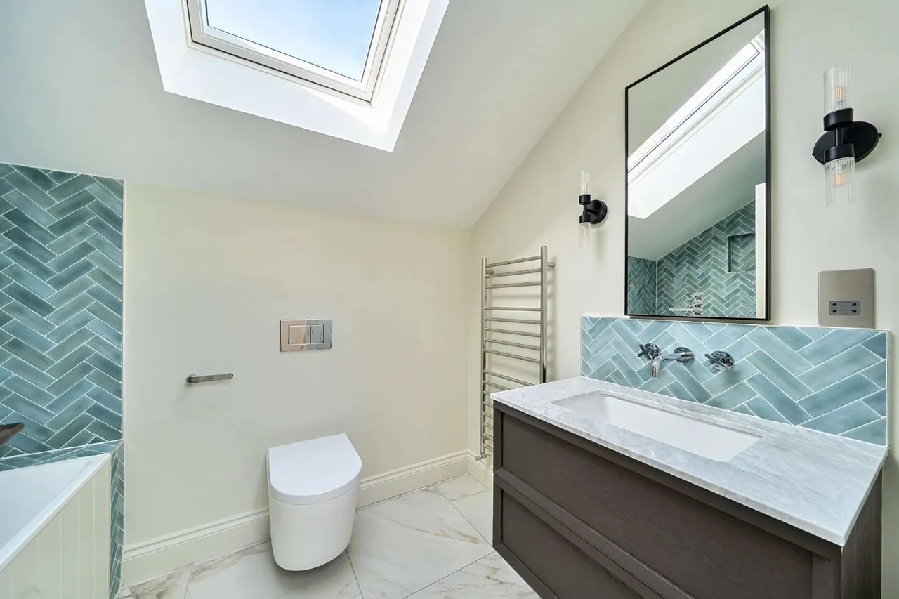 Platts Lane, London, NW3, photo 12
