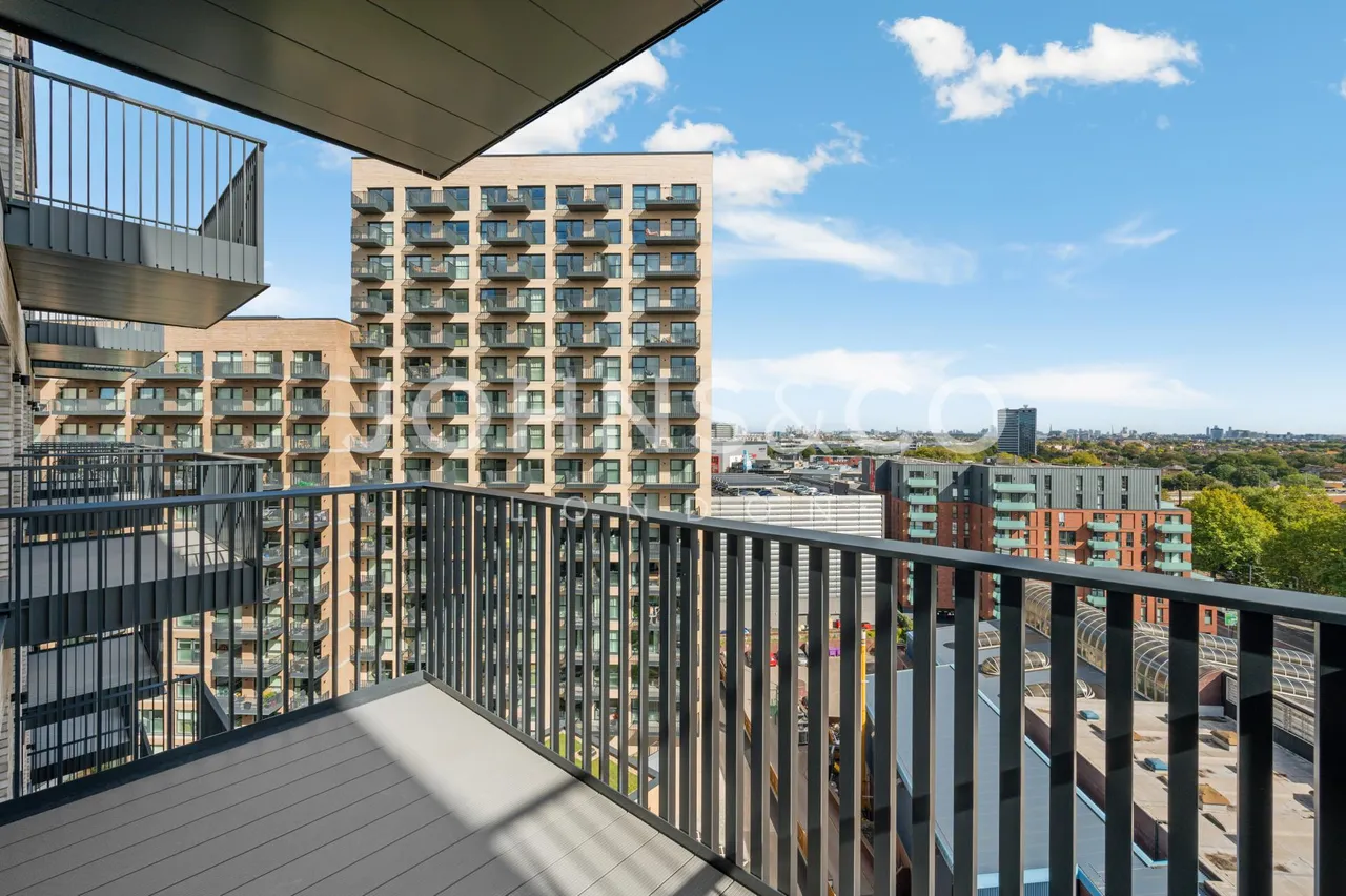 Kew Bridge Rise, Kew Bridge, TW8, photo 8