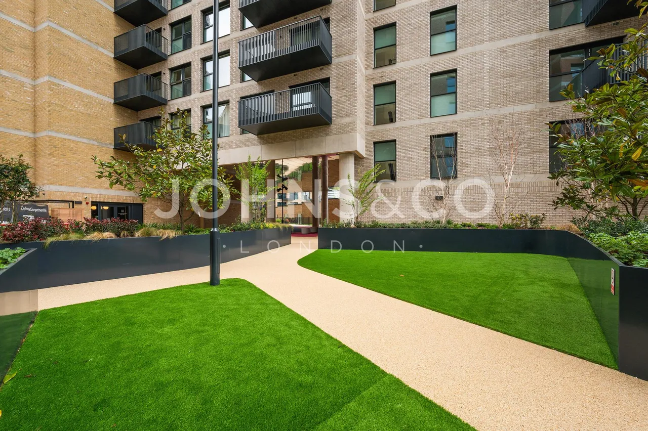 Kew Bridge Rise, Kew Bridge, TW8, photo 18