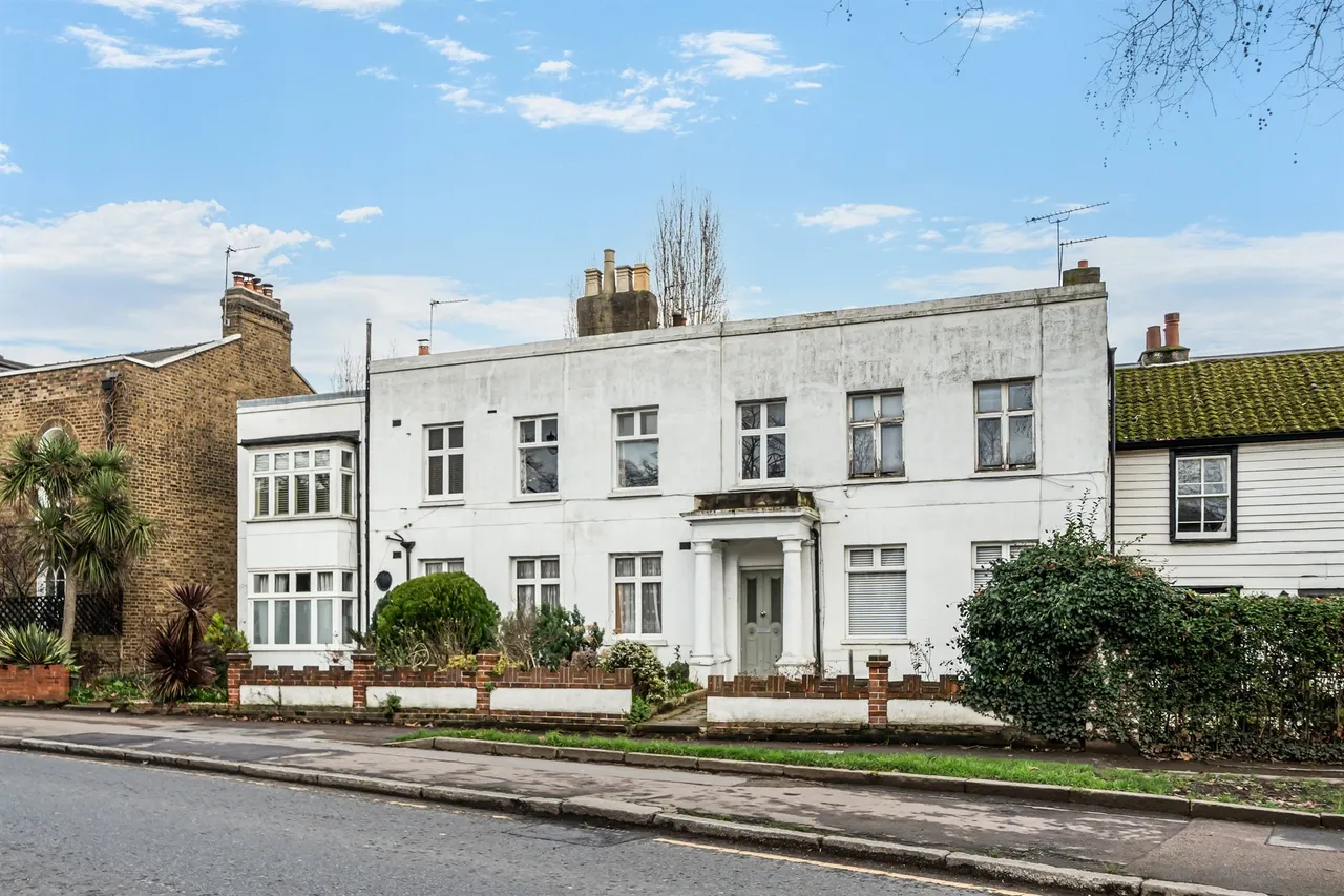 2 bed flat for sale — Chase Side, Enfield