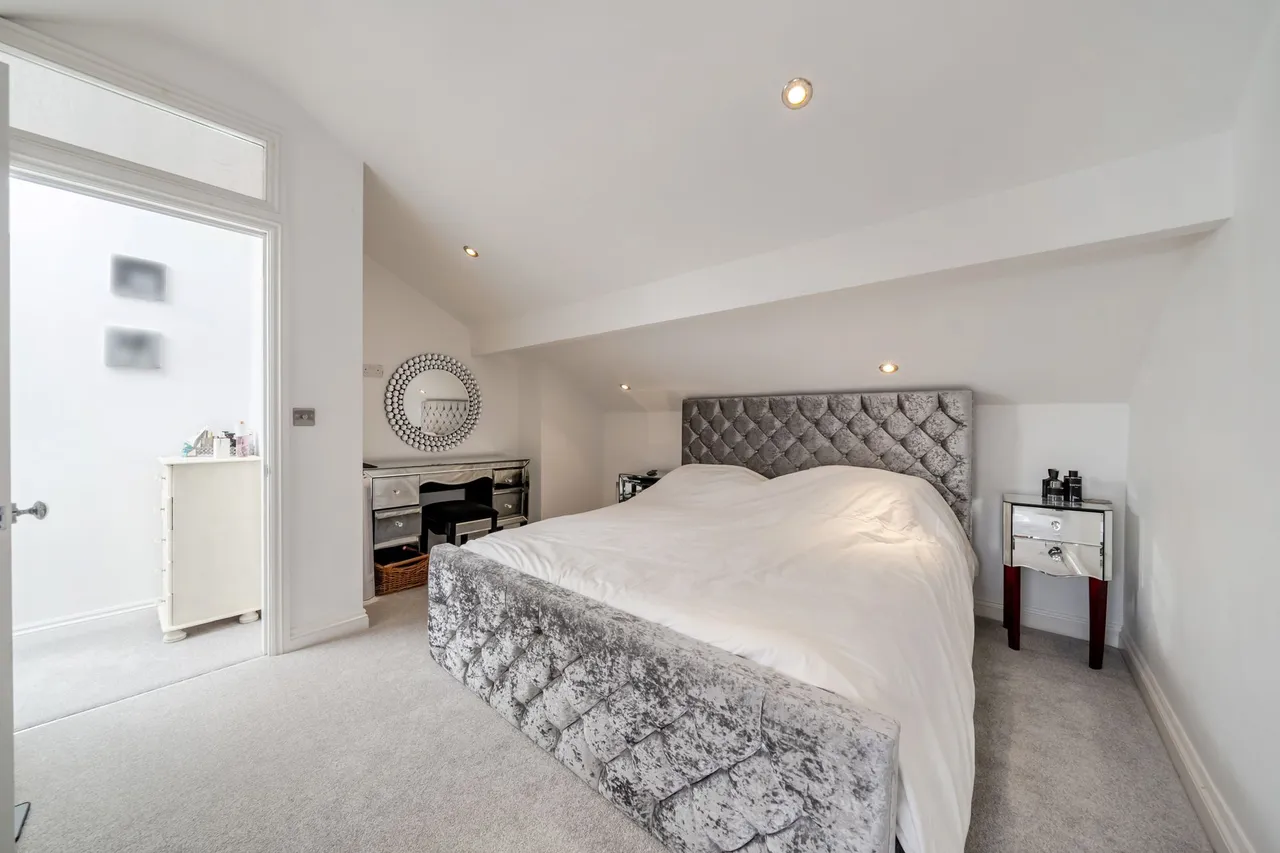 Knutsford Road, Wilmslow, photo 16