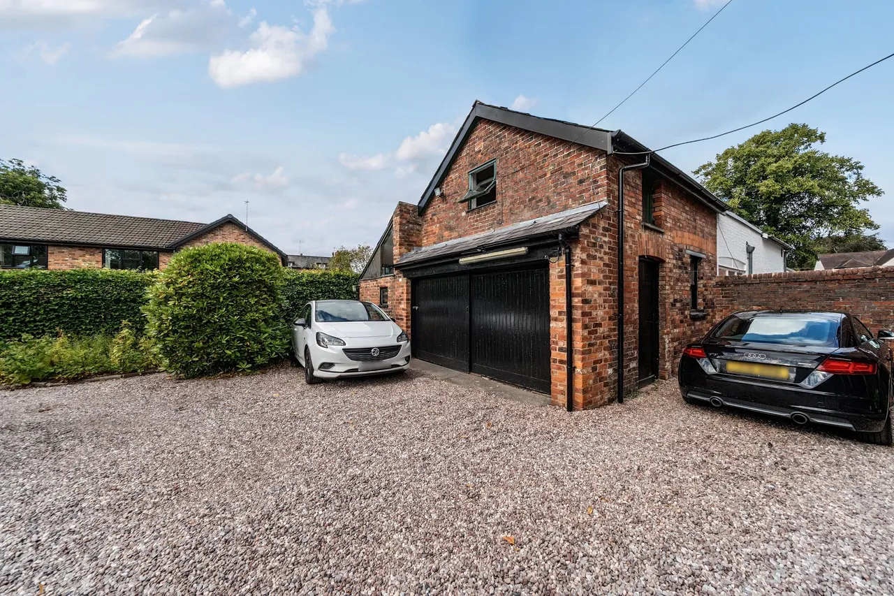 Knutsford Road, Wilmslow, photo 22