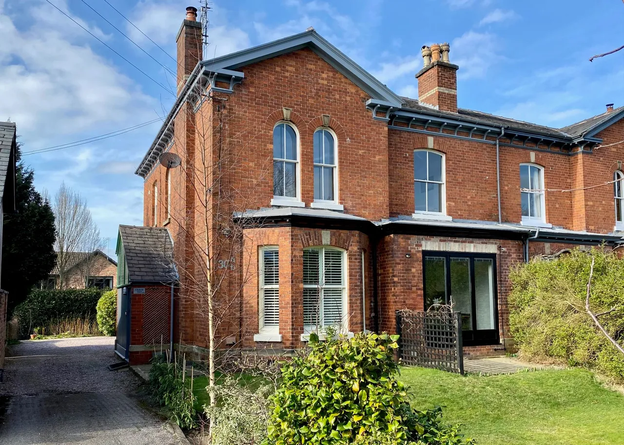 3 bed flat for sale, Knutsford Road, Wilmslow
