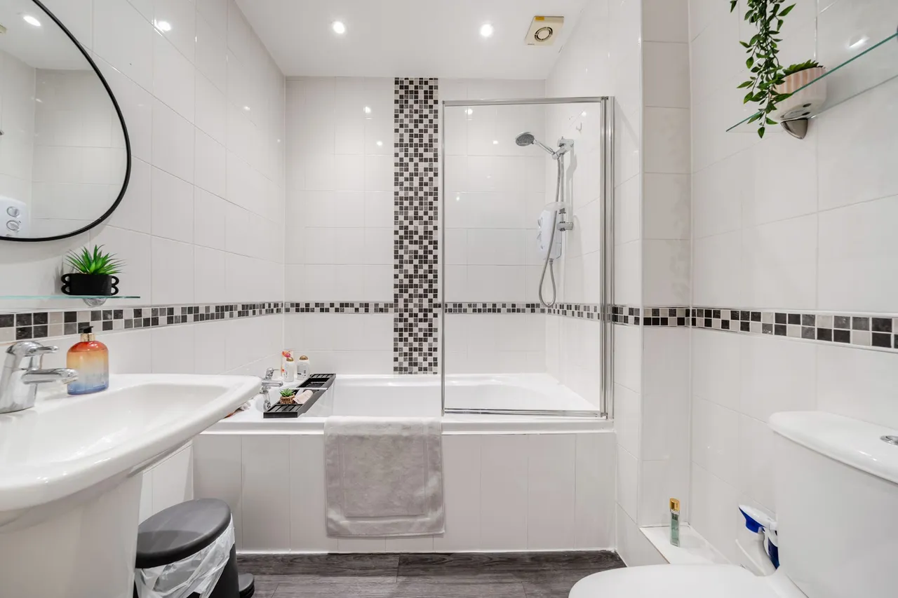 Knutsford Road, Wilmslow, photo 14