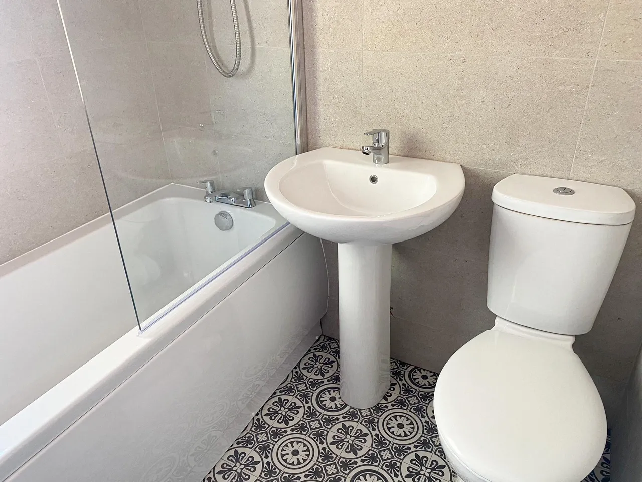 Buckingham Avenue, Scunthorpe, DN15, photo 7