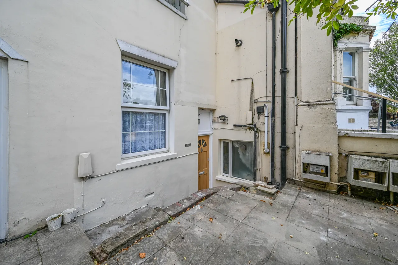1 Hayden House, 44-46 Uxbridge Road, London, photo 9