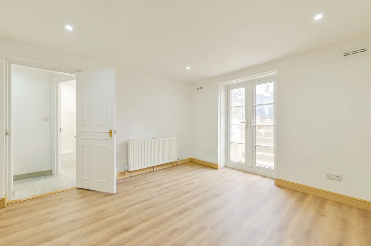 1 Hayden House, 44-46 Uxbridge Road, London, photo 5