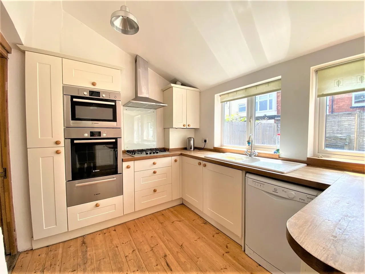 3 bed property to rent — Holland Road, St Thomas