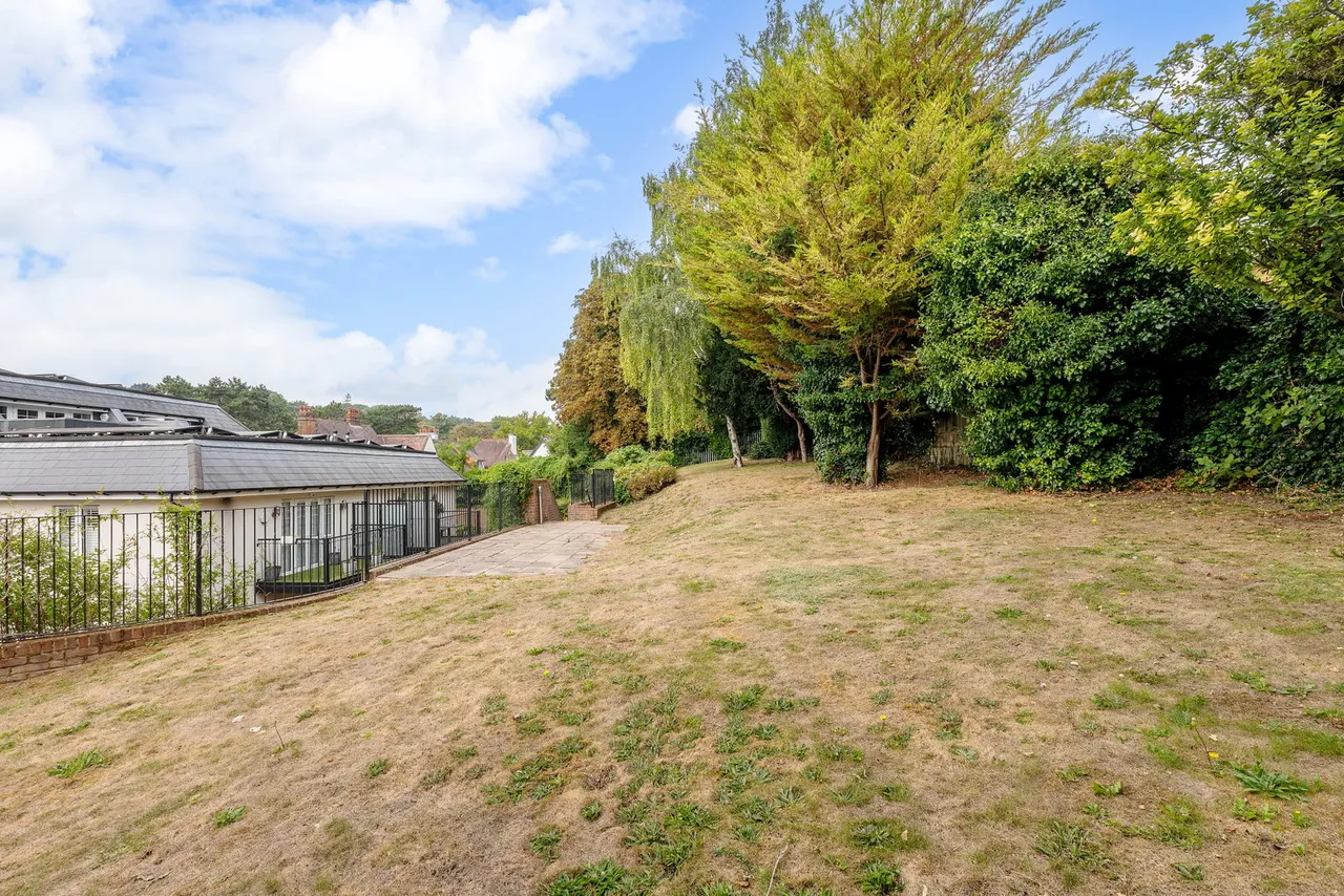 Foxley Lane, Purley, CR8, photo 3