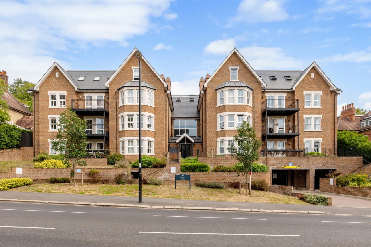 1 bed flat for sale, Foxley Lane, Purley, CR8