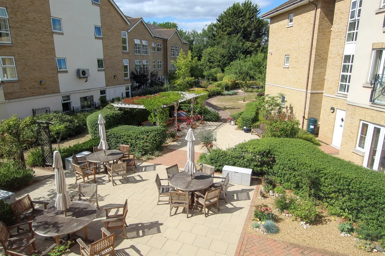 Kay Hitch Way, Histon, Cambridge, photo 11
