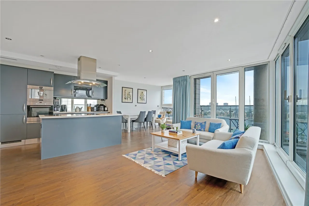 Western Gateway, London, E16, photo 5