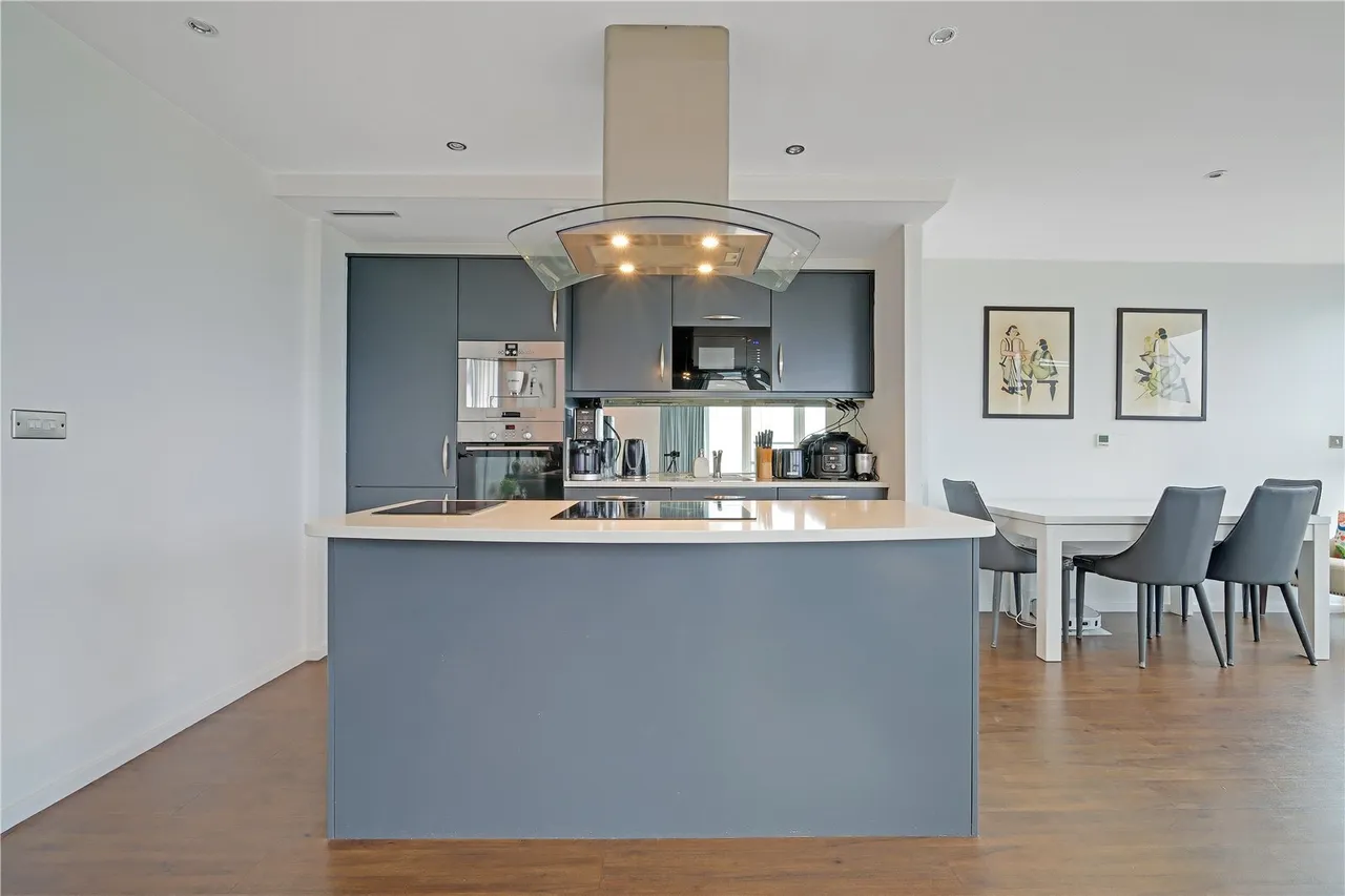 Western Gateway, London, E16, photo 2