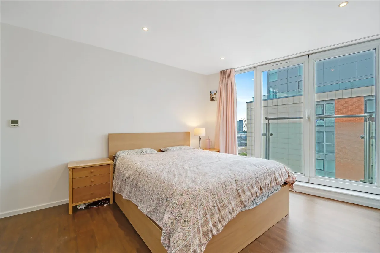 Western Gateway, London, E16, photo 3