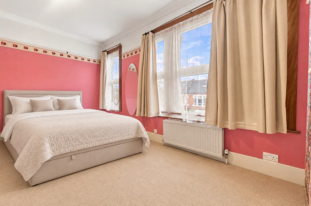 London, N13, photo 15