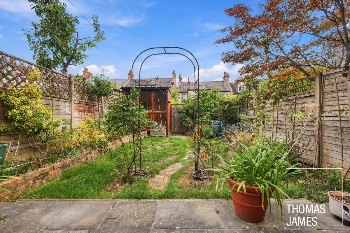 London, N13, photo 13