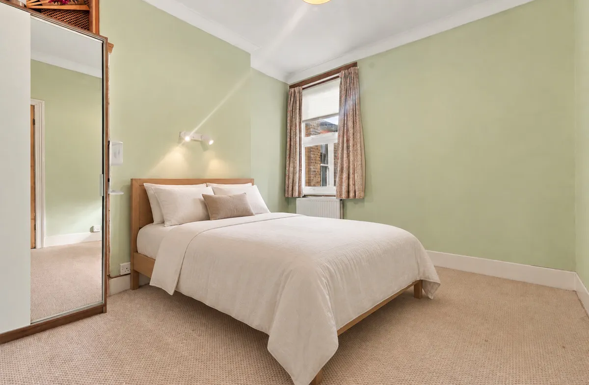 London, N13, photo 22