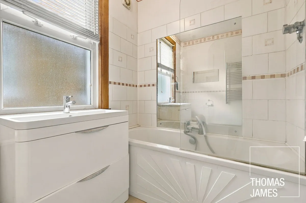 London, N13, photo 20