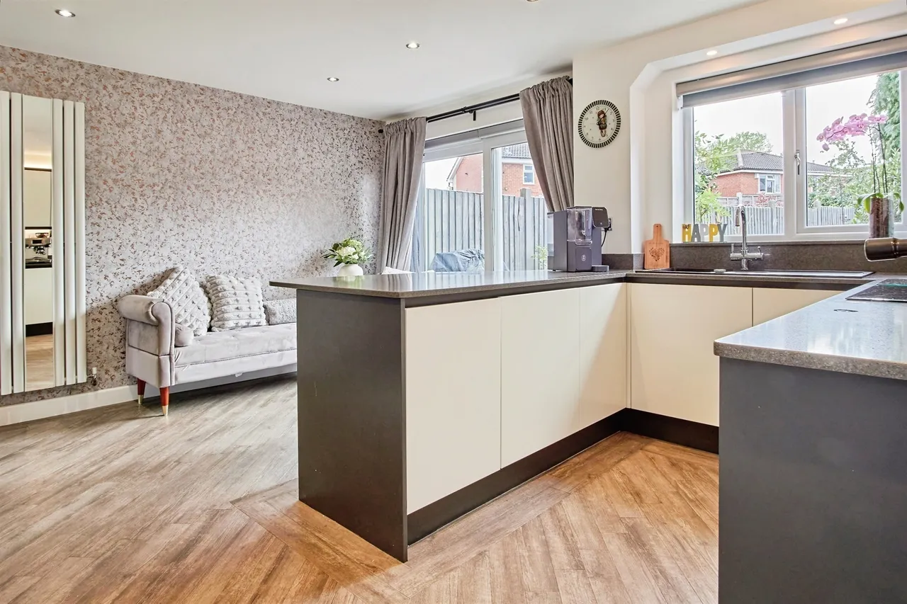 Millersdale Drive, West Bromwich, B71, photo 9