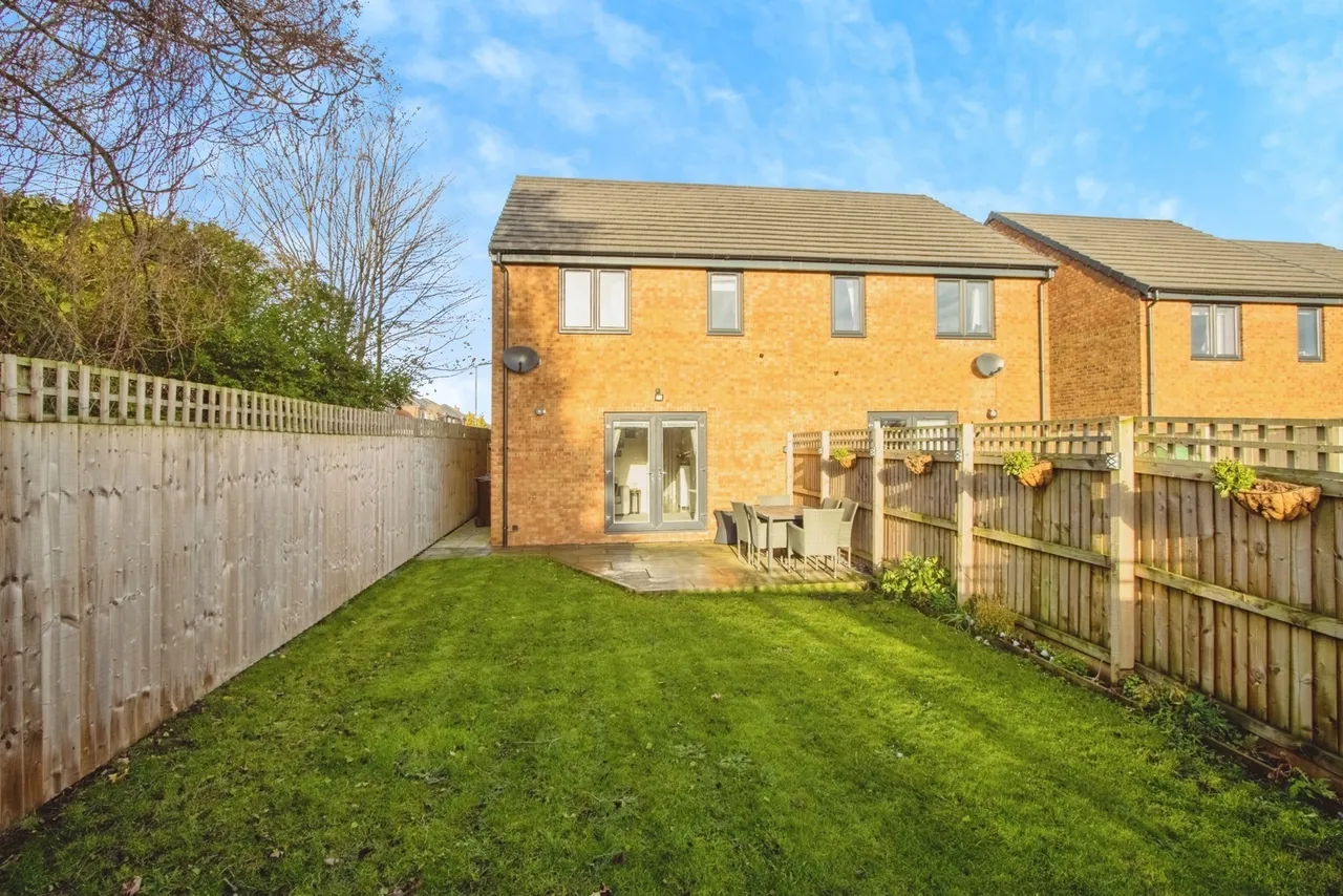 Bank Row, Hemsworth, Pontefract, West Yorkshire, WF9, photo 4