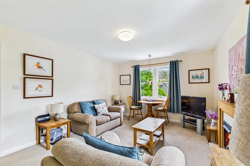 Elm Court, Elliott Park, CA12, photo 9