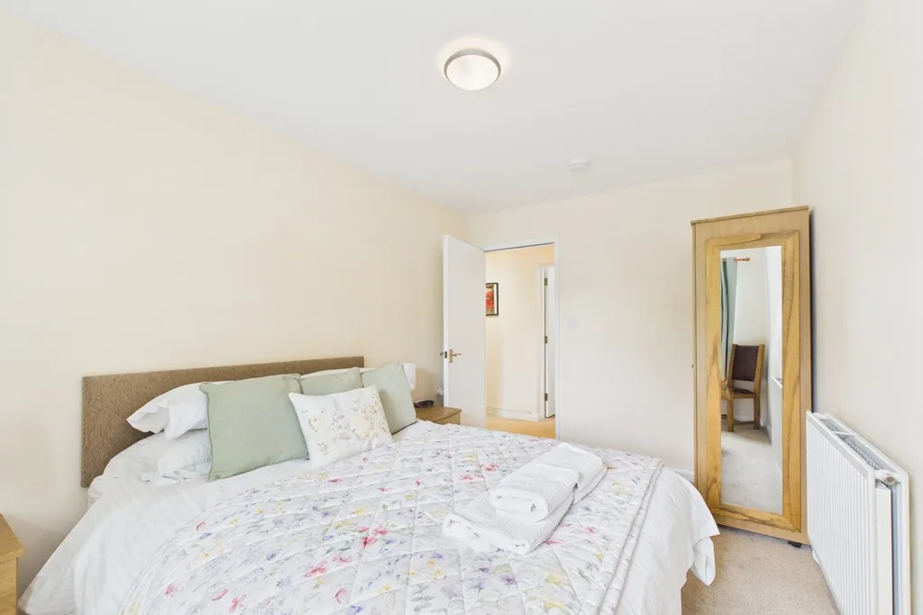 Elm Court, Elliott Park, CA12, photo 15