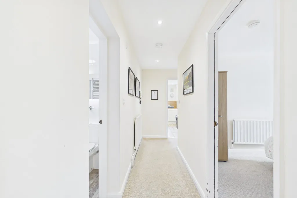Elm Court, Elliott Park, CA12, photo 7