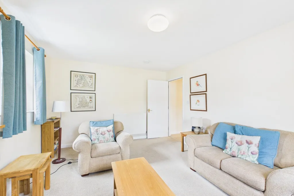 Elm Court, Elliott Park, CA12, photo 10