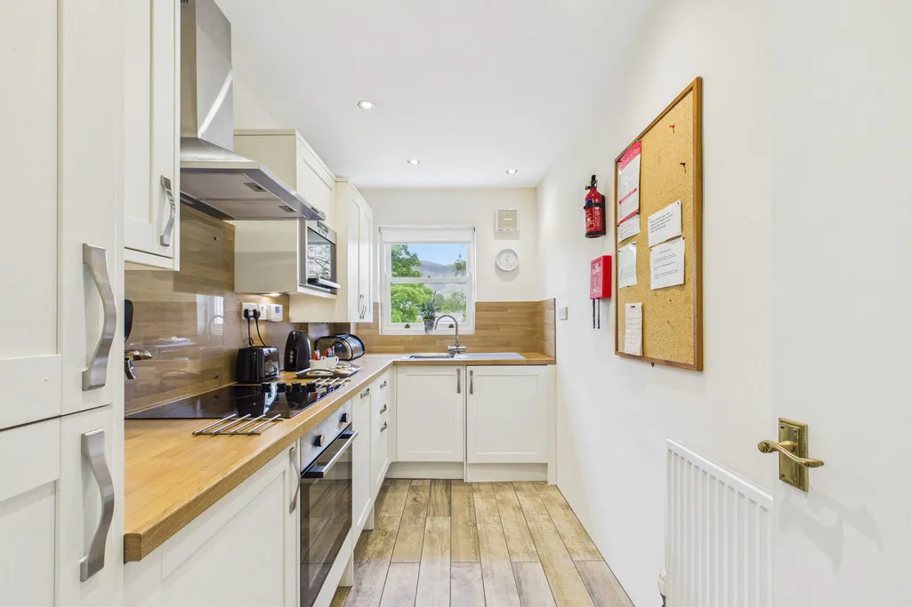 Elm Court, Elliott Park, CA12, photo 12