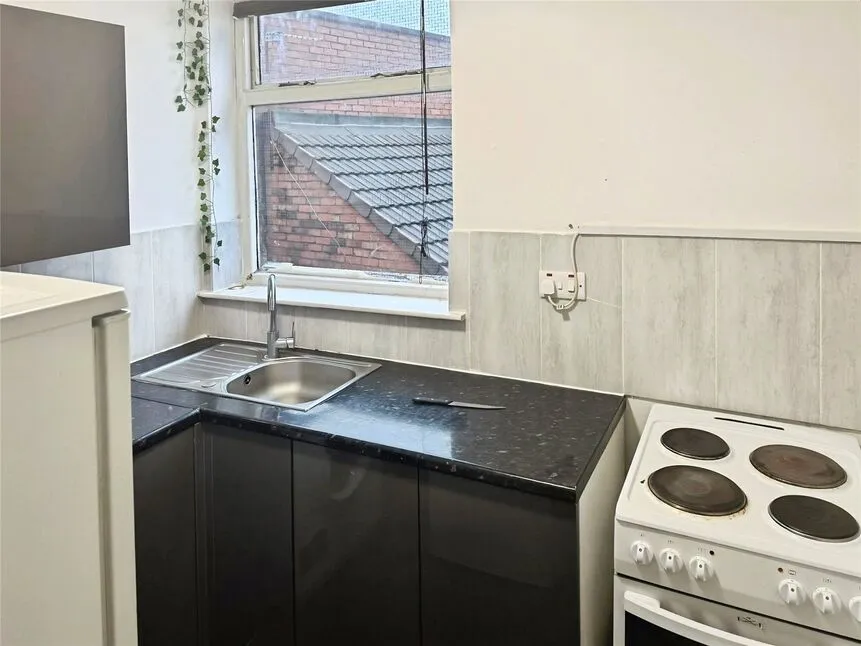High Street, Cradley Heath, B64, photo 2