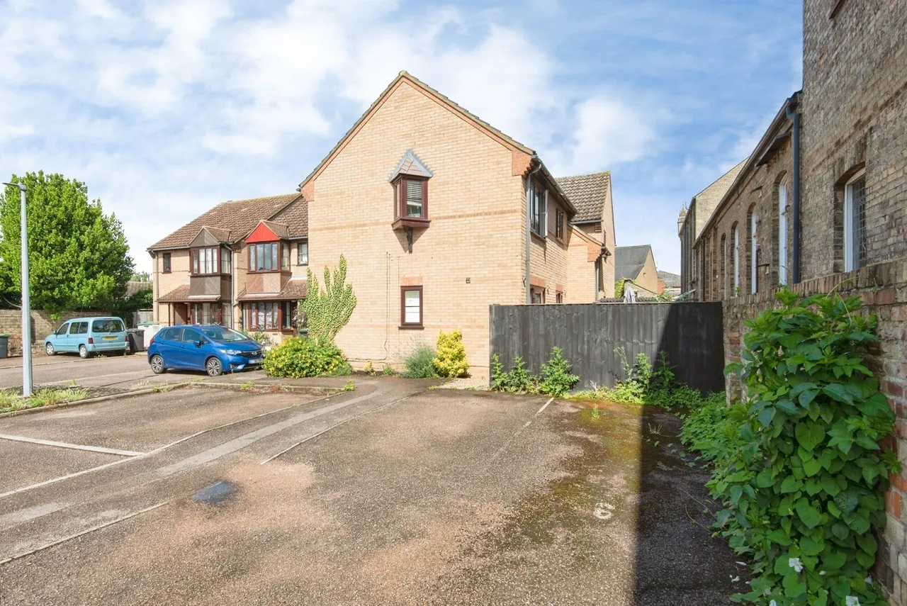 Trinity Close, Shortmead Street, Biggleswade, Bedfordshire, SG18, photo 11