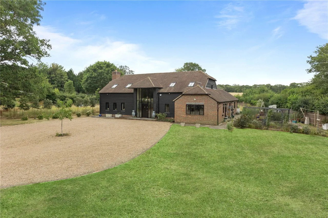 5 bed house for sale, Hartfield Road, Marsh Green, TN8