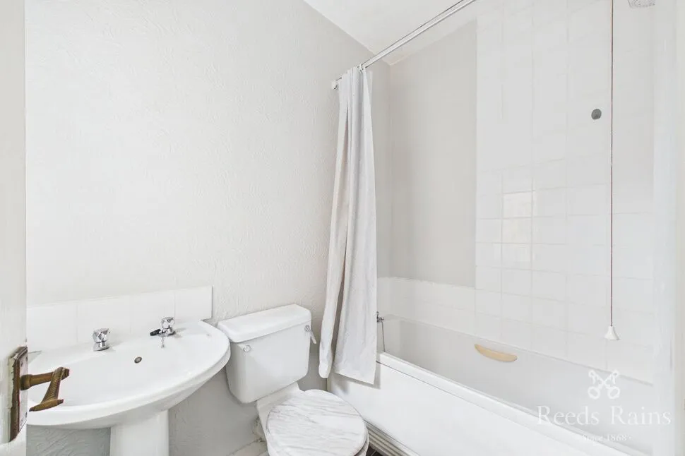 Hugh Street, Castleford, WF10, photo 7