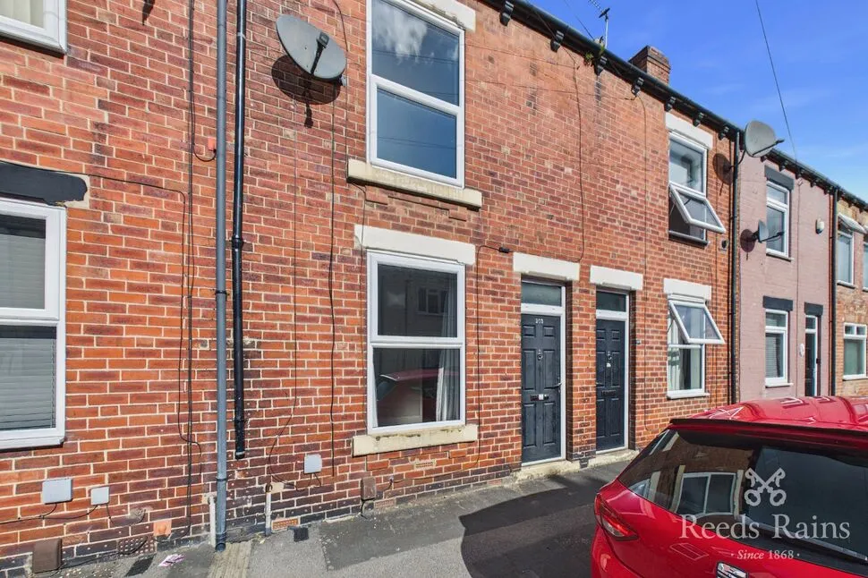 2 bed house to rent, Hugh Street, Castleford, WF10