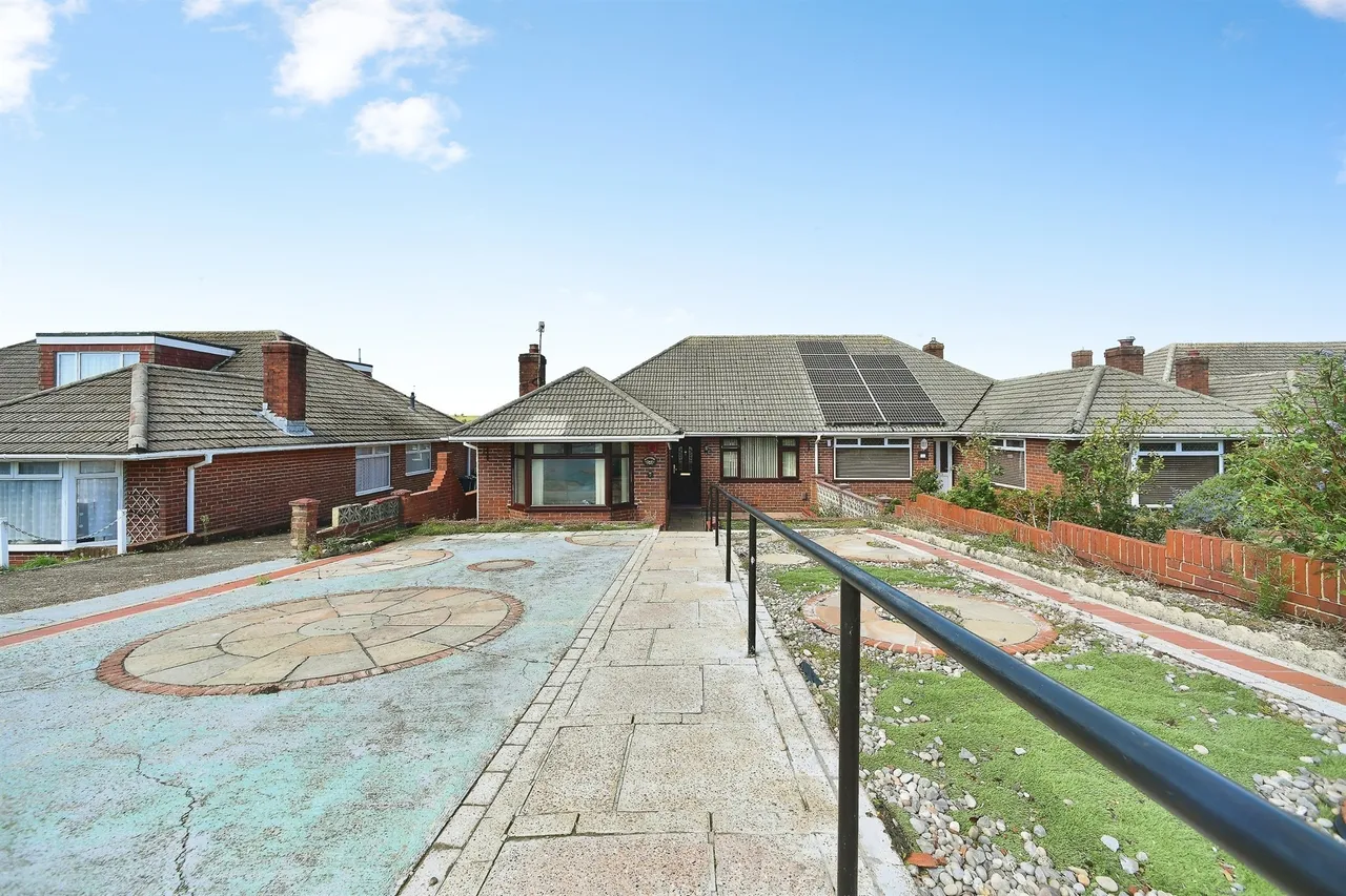4 bed house for sale, Swanborough Drive, Brighton, BN2