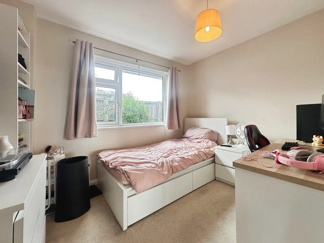 Tollgate Close, Oakley, Basingstoke, Hampshire, RG23 7BH, photo 5