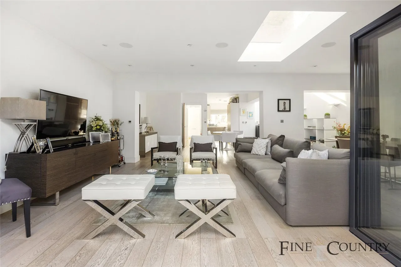 Treetop Mews, London, photo 9