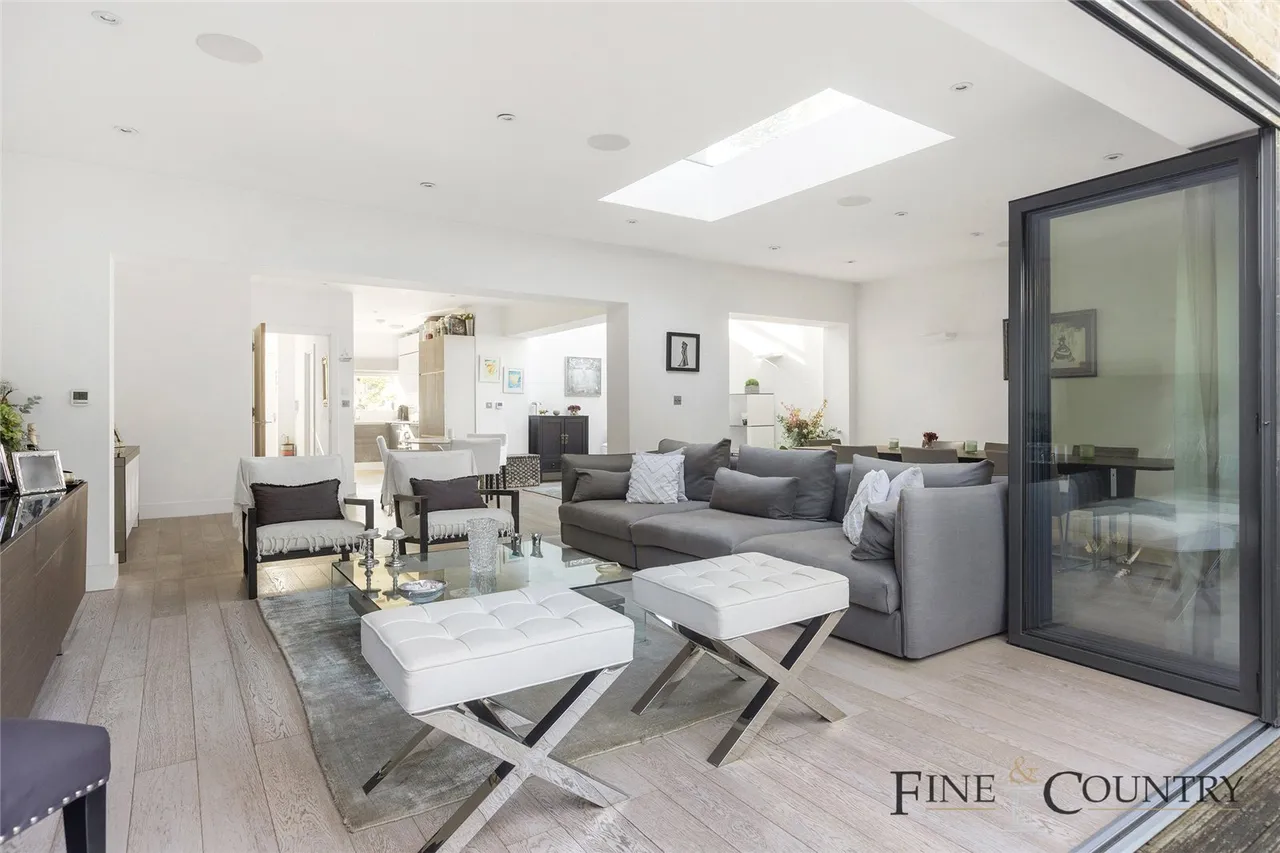 Treetop Mews, London, photo 8