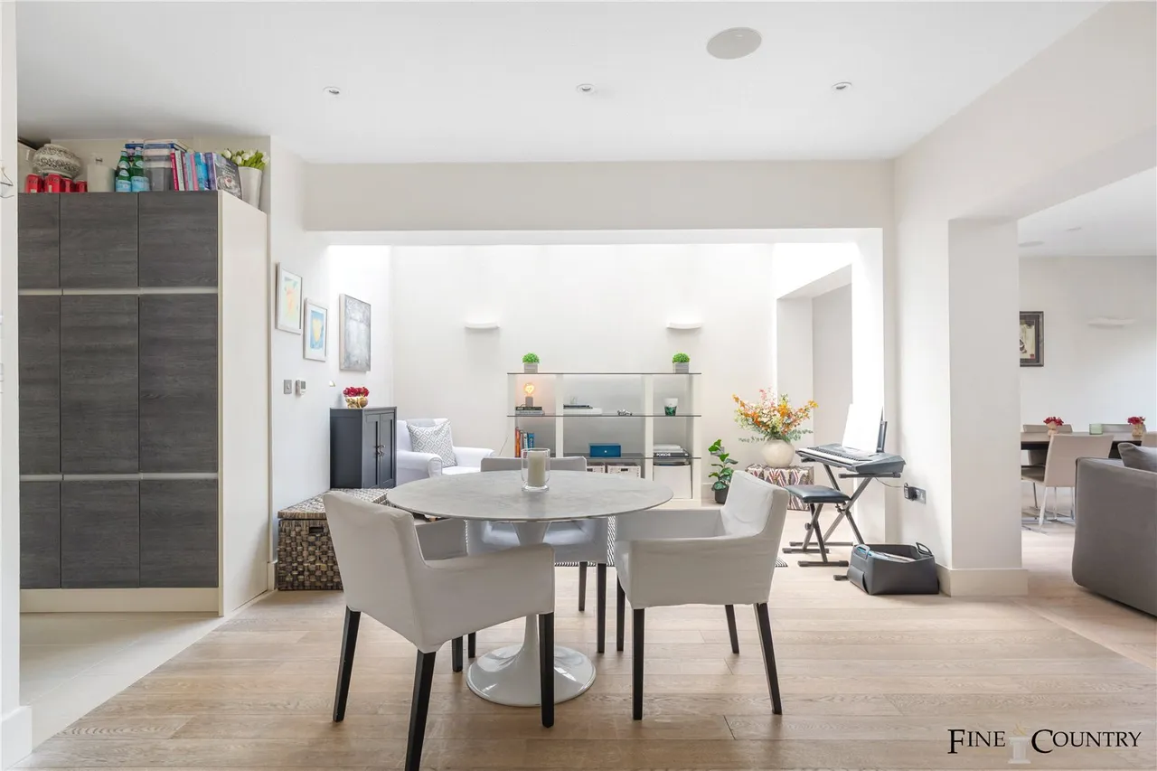 Treetop Mews, London, photo 4