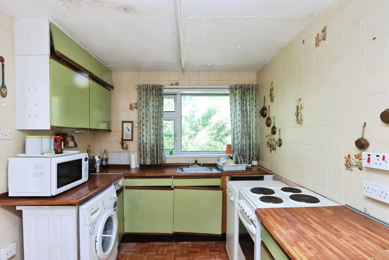 Abbey Lane, Sheffield, South Yorkshire, S8, photo 3