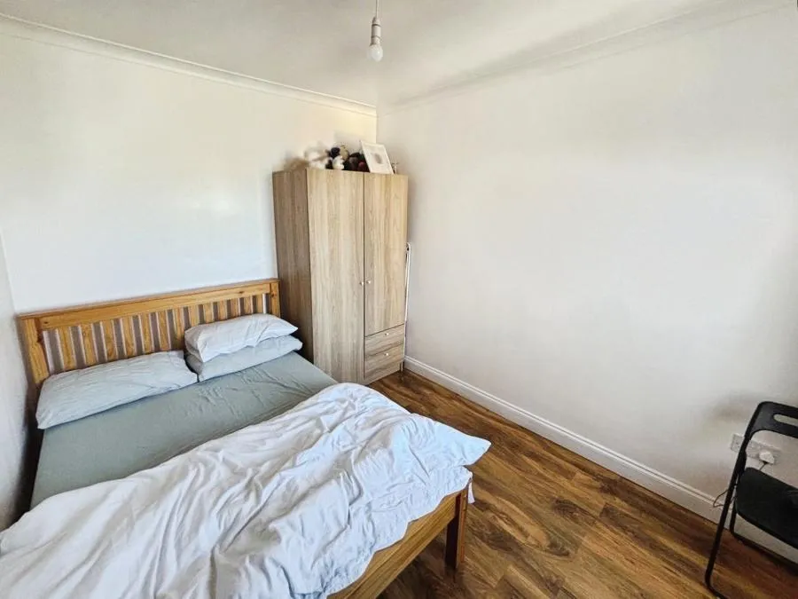 Colbourne Street, Swindon, SN1, photo 5