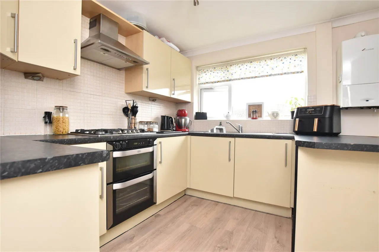 Moorfield, Gildersome, LS27, photo 14