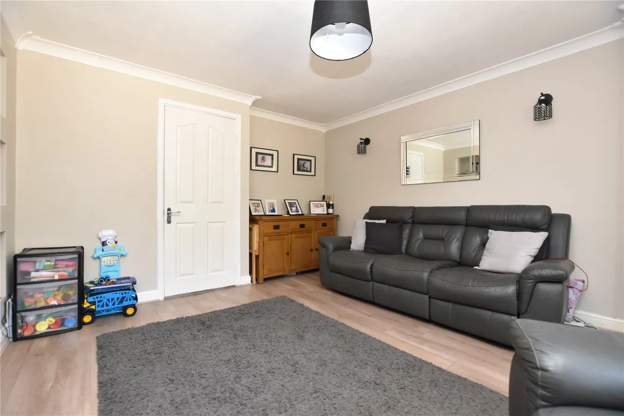 Moorfield, Gildersome, LS27, photo 12