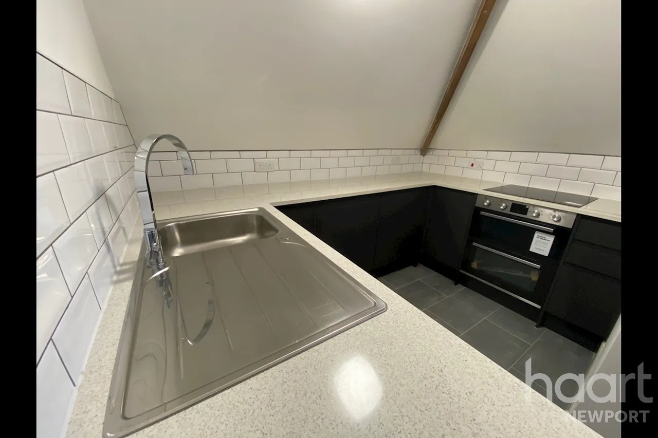 3 bed flat for sale, Upper Dock Street, Newport, NP20