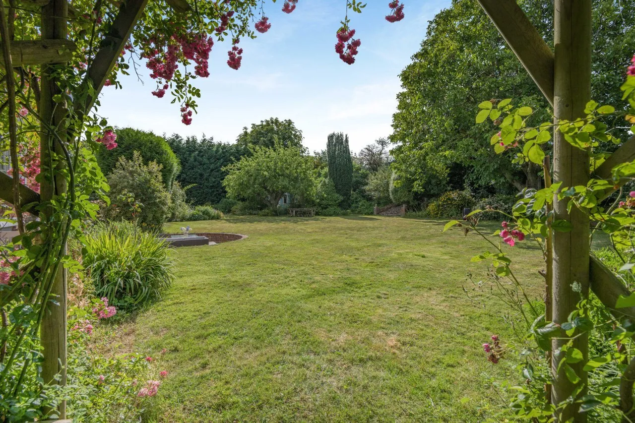 The Street, Woodnesborough, CT13, photo 11