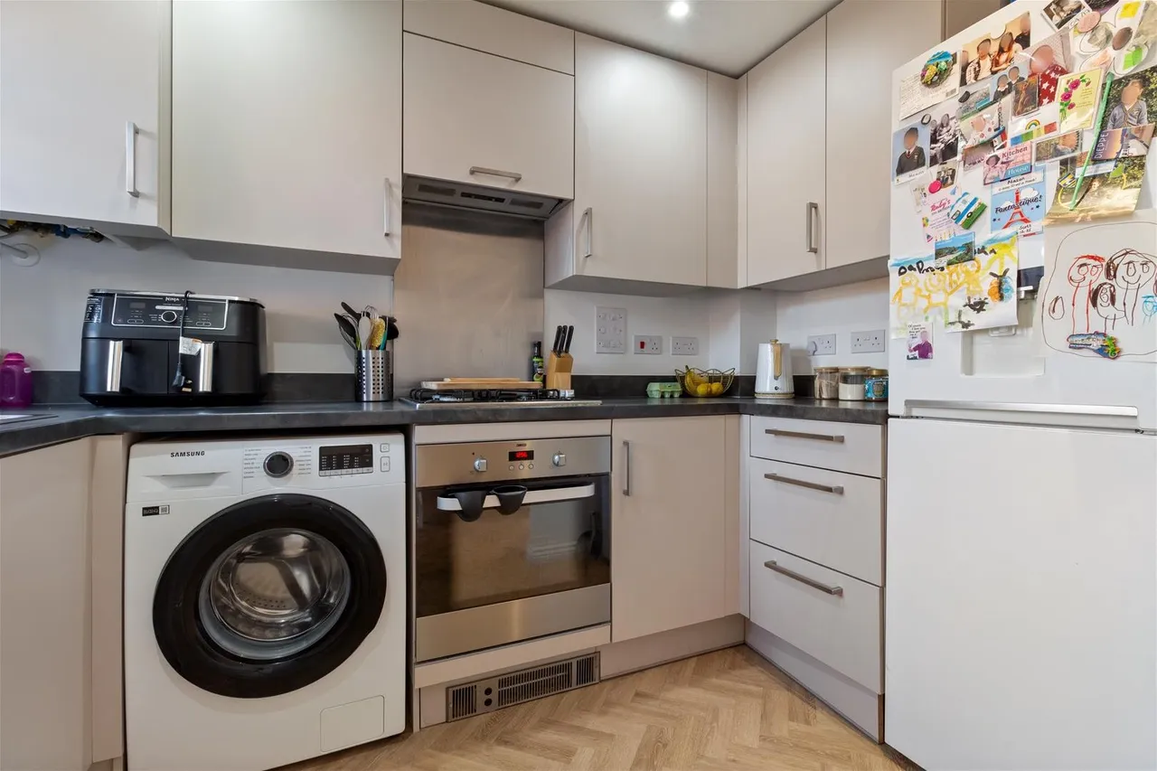 Oaksheath Gardens, Worthing, photo 6